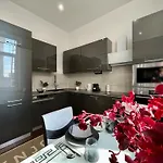 Johngold Wellness Апартаменты Дебрецен