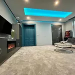 Johngold Wellness Апартаменты *