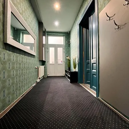 Johngold Wellness * Ντέμπρετσεν