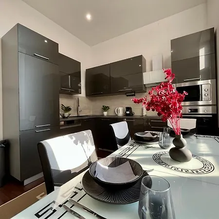 Johngold Wellness Apartment Debrecen