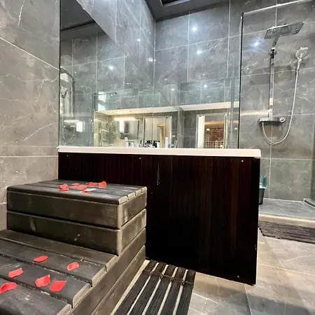 Johngold Wellness * Ντέμπρετσεν