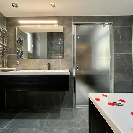 Johngold Wellness Apartment
