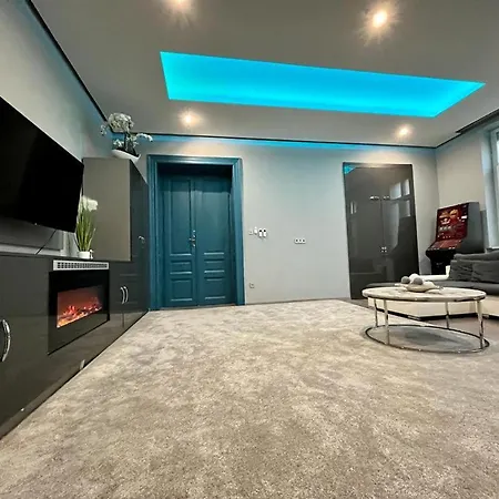 Johngold Wellness Apartment *